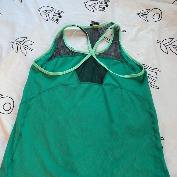 Nike Dri-fit workout top - Picture 5 of 8